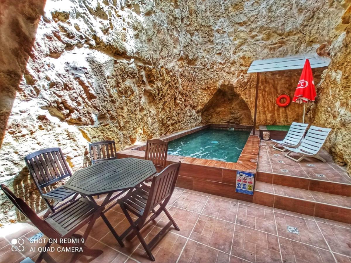 Town House With Private Pool In Village Centre Kalkara Exterior foto