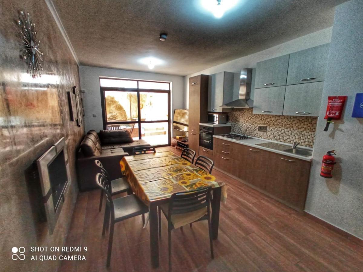 Town House With Private Pool In Village Centre Kalkara Exterior foto