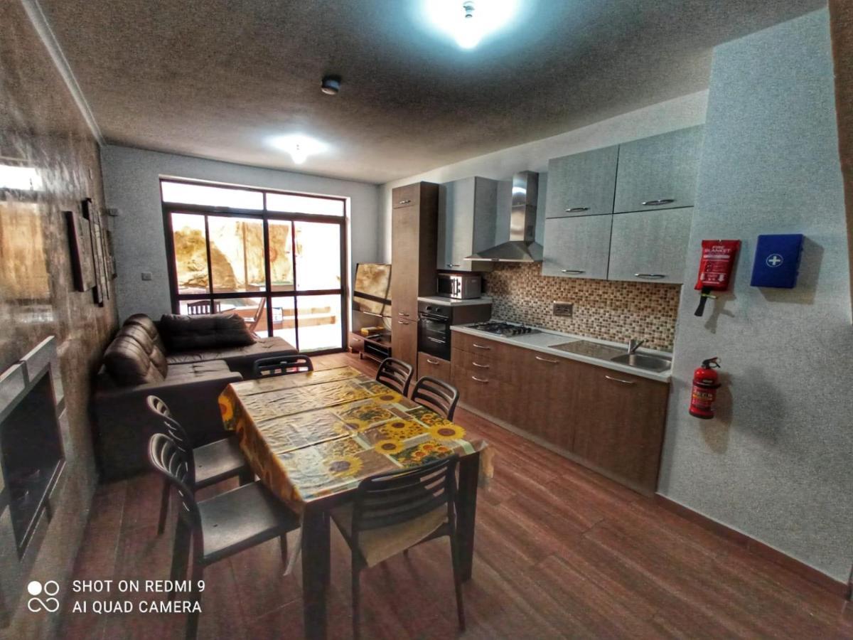Town House With Private Pool In Village Centre Kalkara Exterior foto