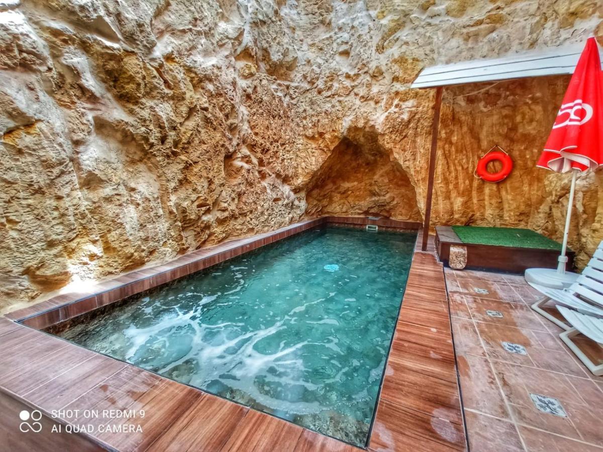 Town House With Private Pool In Village Centre Kalkara Exterior foto