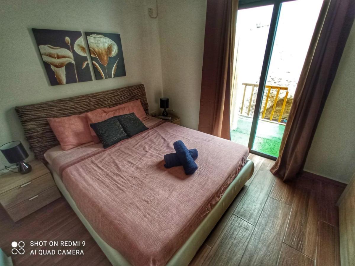 Town House With Private Pool In Village Centre Kalkara Exterior foto